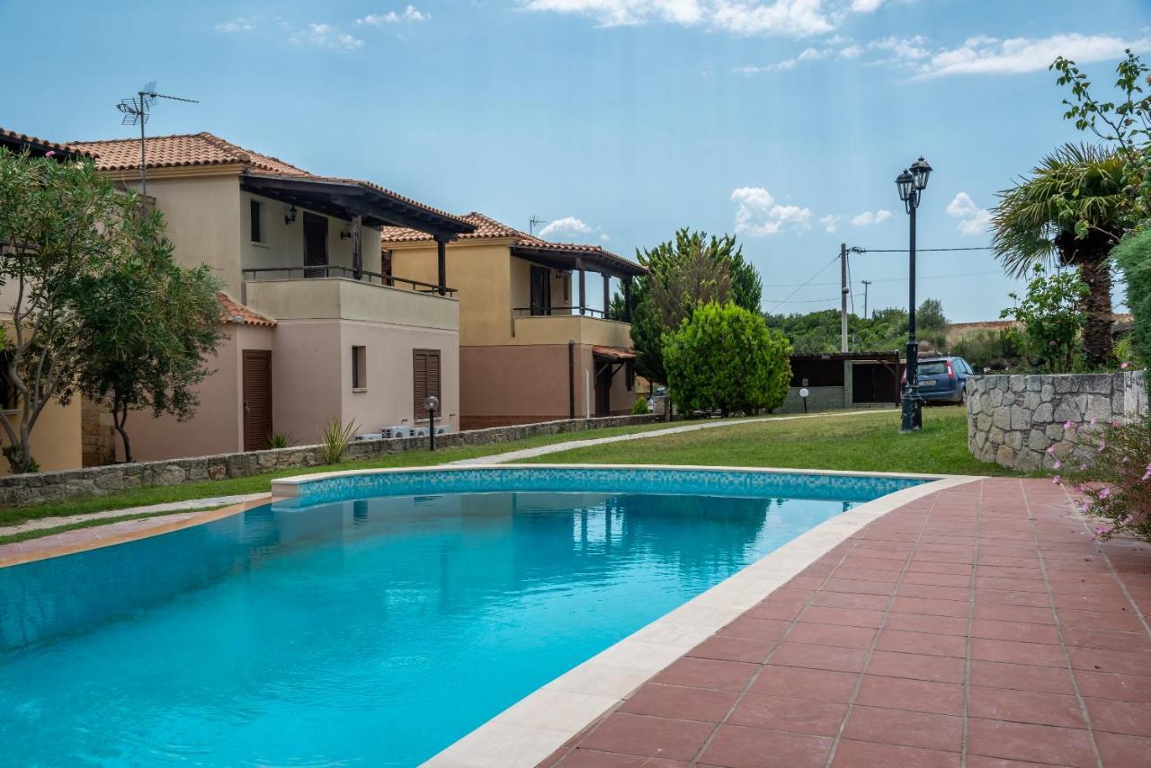 Blue Thea Luxury Villa In Afitos Afytos Exterior foto